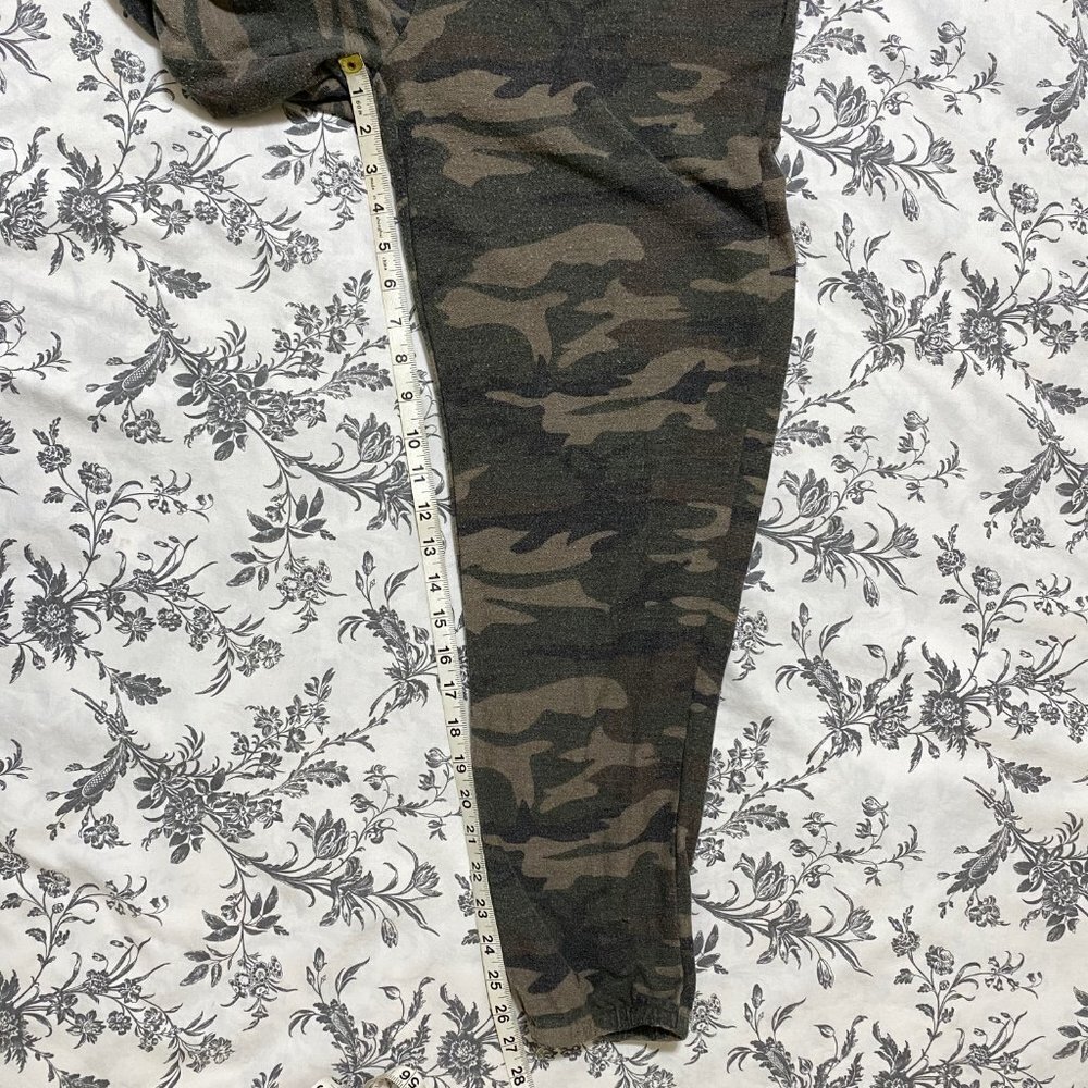 Mustard Seed Camo Jumpsuit Size Medium - Picture 11 of 11